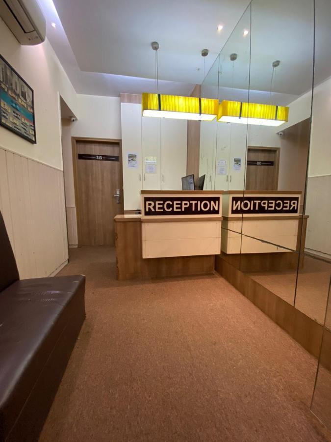 Hotel Airport Prime -Near Mumbai International Airport Andheri East Exteriör bild