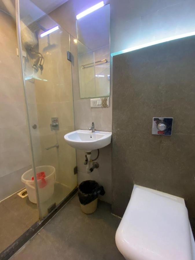 Hotel Airport Prime -Near Mumbai International Airport Andheri East Exteriör bild