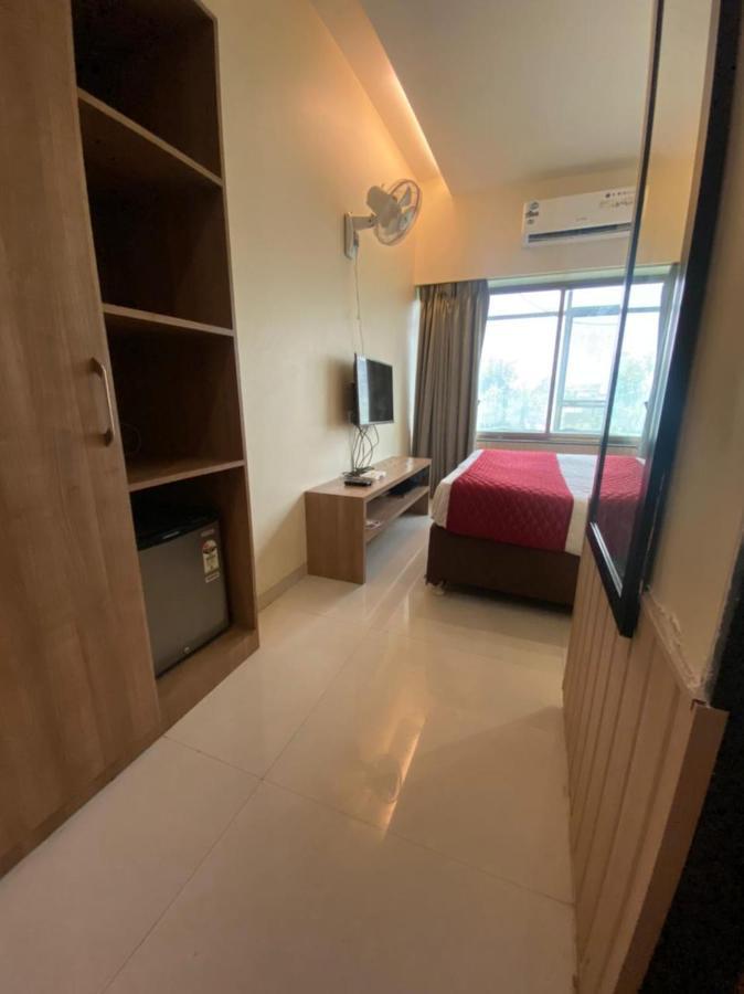 Hotel Airport Prime -Near Mumbai International Airport Andheri East Exteriör bild