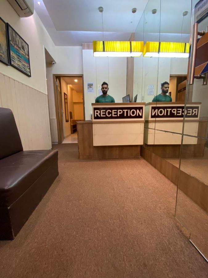 Hotel Airport Prime -Near Mumbai International Airport Andheri East Exteriör bild
