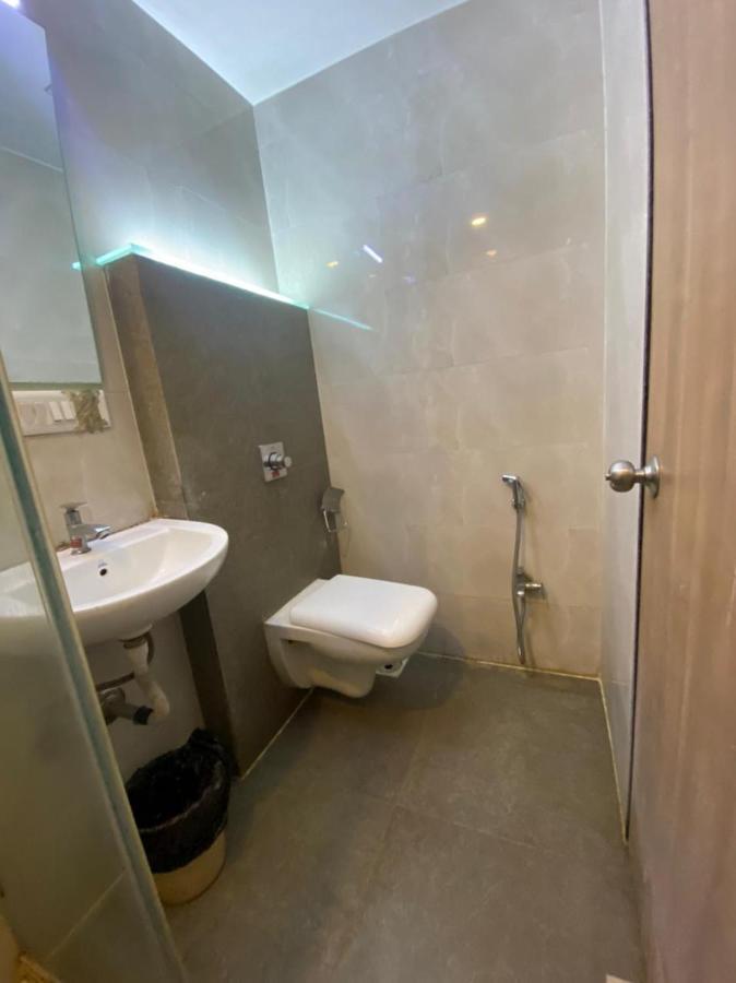 Hotel Airport Prime -Near Mumbai International Airport Andheri East Exteriör bild